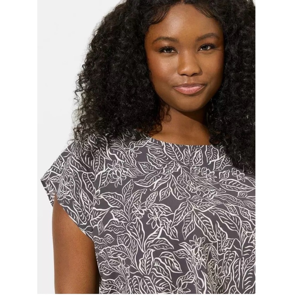 TORRID Island Silk Dolman Cross Back Crop Top Whimsical Sleek Chic Wmn 1X 14 16 - Picture 4 of 16